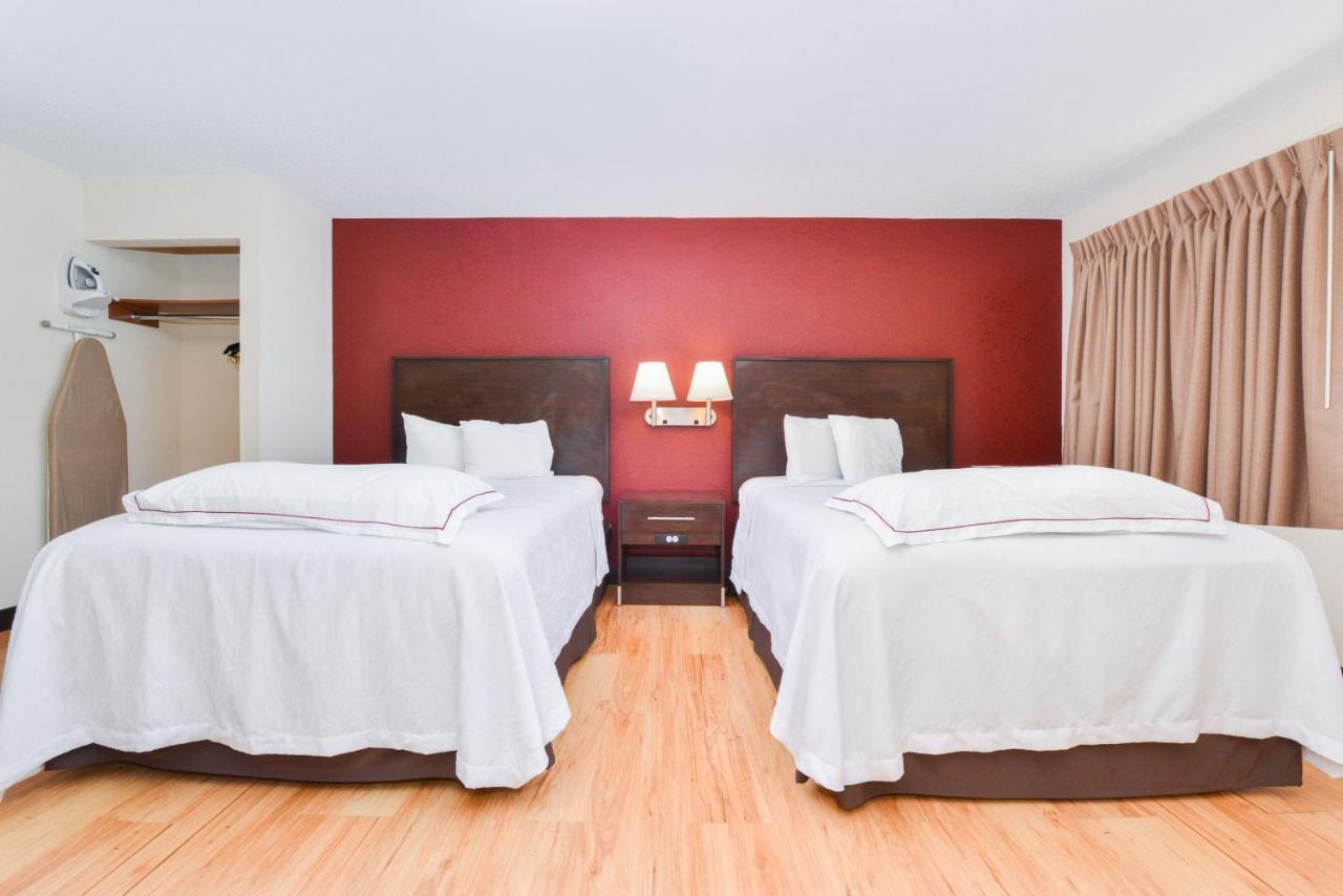 Red Roof Inn Plus+ & Suites Guilford Luaran gambar